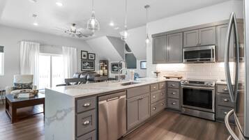 House, Multiple Beds (Sugar Sands) | Private kitchen