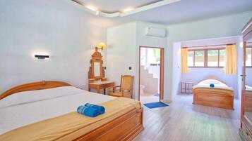 Quarto casal, vista para a piscina | Wi-Fi de cortesia