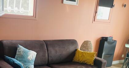 Quiet studio near Porticcio with mountain views