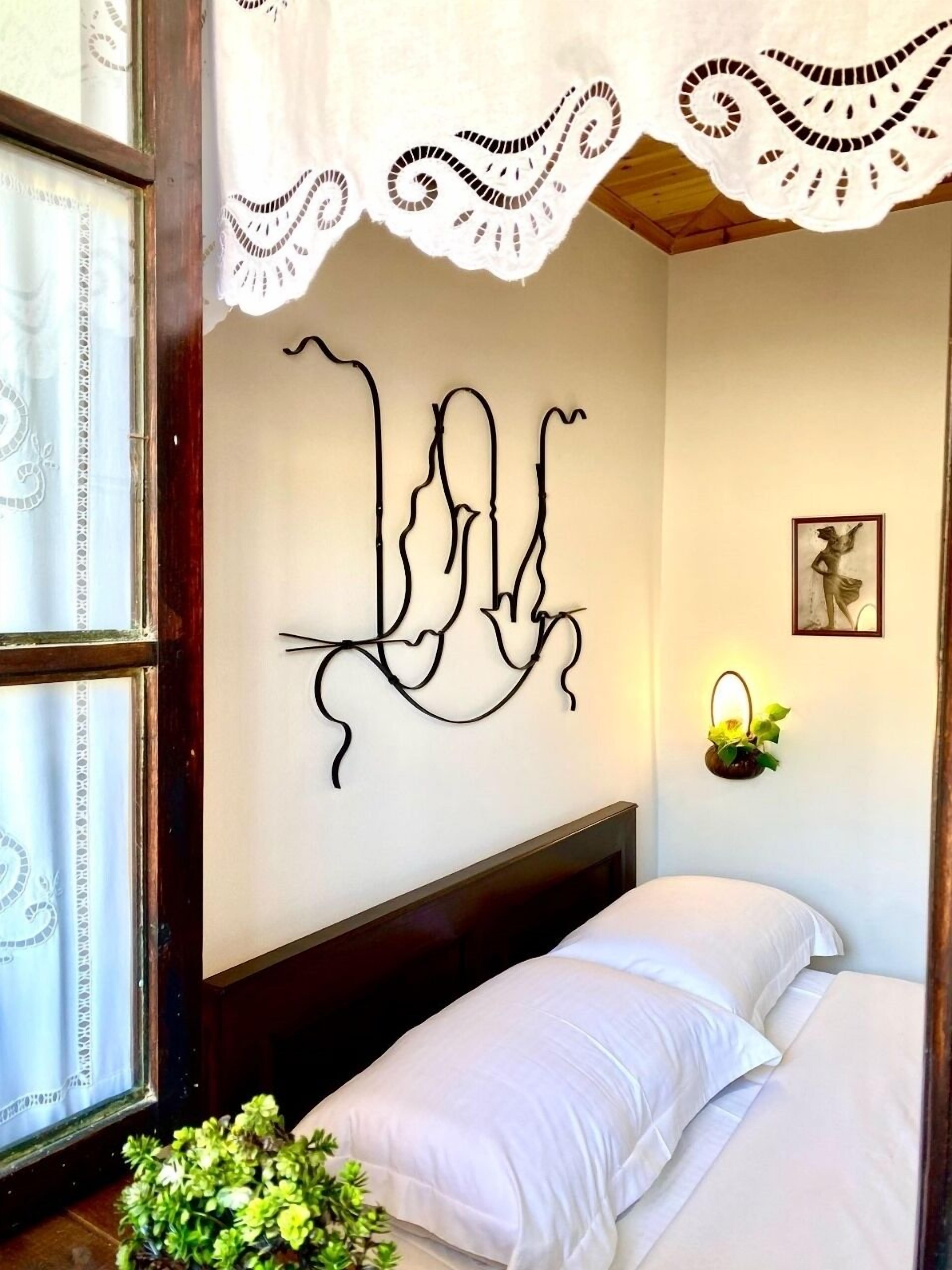 4 chambres, fer et planche à repasser, Wi-Fi, draps fournis