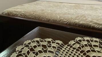 4 室のベッドルーム、アイロン / アイロン台、WiFi、ベッドシーツ