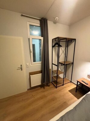 Condo phong cách cổ điển, 3 phòng ngủ | 2 phòng ngủ, màn/rèm cản sáng, truy cập Internet không dây miễn phí