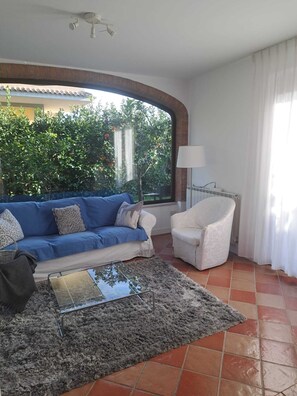 Smart TV, books, printers