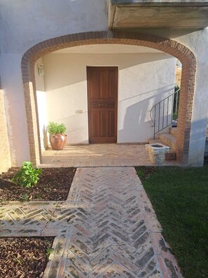Exterior detail - Daphne Experience - Home, Harmony and Garden (Loreto Aprutino)