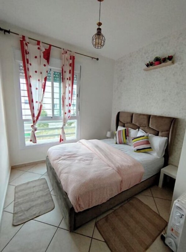 2 bedrooms, iron/ironing board, WiFi, bed sheets