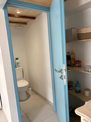 Shower, hair dryer, towels, soap - La voile blanche, a stopover with your feet in the water (Barbâtre)