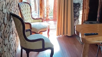 Family Cabin | Living area