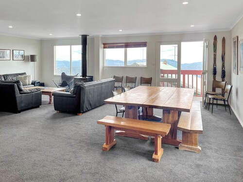 Huski Ski Club: 4  BR, 4  BA Apartment in Mt Buller, Sleeps 16