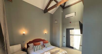 Akroyd House - The Wainhouse Room, A brand new stunning guest house, town centre location with parki