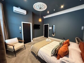 1 bedroom, iron/ironing board, travel cot, WiFi