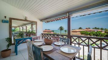 Deluxe House, 4 Bedrooms, Air conditioning, Beachside | Lanai