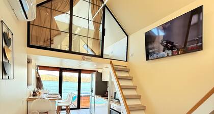 Charming 446 Tiny House 2-bedroom mobile home with AC, WiFi in delightful Zues