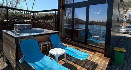 Charming 446 Tiny House 2-bedroom mobile home with AC, WiFi in delightful Zues