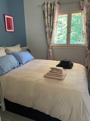 1 Schlafzimmer, BĂŒgeleisen/BĂŒgelbrett, kostenloses WLAN, BettwĂ€sche