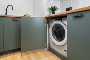 Comfort Apartment, City View | Private kitchen | Full-sized fridge, microwave, oven, stovetop
