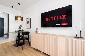 Comfort Apartment, City View | Living area - Amber - by Kairos Apartments (Gliwice)