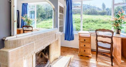 Huge 6 bedroom house, near beach, cliffs & Old Town, 180 square meters