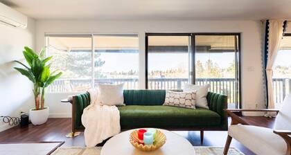 The Mod House | Stylish 3BR Retreat Near UW