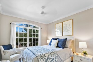 3 chambres, fer et planche à repasser, Wi-Fi gratuit, draps fournis