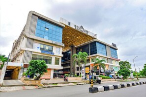 Front of property - Hotel Solitaire Luxurious AC Rooms Surat (Surat)