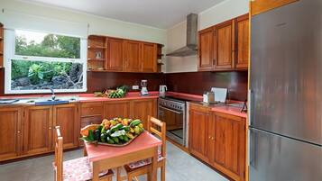 Micro-ondes, four, plaque de cuisson, lave-vaisselle