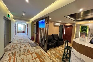Interior - Kangbaina Hotel (Beijing West Railway Station Liuliqiao) (Beijing)