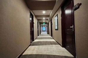 Interior - Kangbaina Hotel (Beijing West Railway Station Liuliqiao) (Beijing)