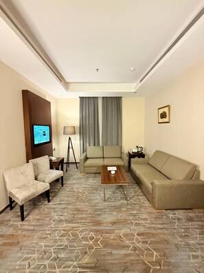 Living area - ALFURSAN ALMOTAHIDA HOTEL -''PREVIOUSLY SANSA" (Jeddah)