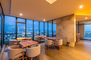 Dining - Nuevo Vista al Mar / Centro Histórico Piso 28 (Cartagena de Indias)
