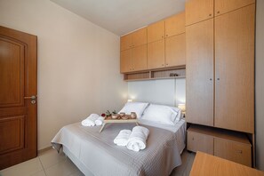 2 Schlafzimmer, Schreibtisch, Bügeleisen/Bügelbrett, WLAN