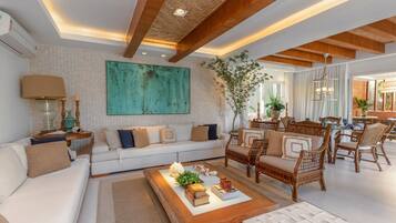 Casa luxo, 4 quartos, piscina particular | Área de estar