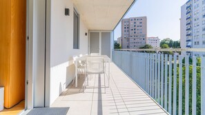 Outdoor dining - Infante Studio w/ Parking by LovelyStay (Vila Nova de Gaia)