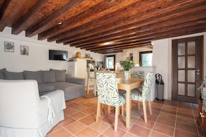 Apartment, Garden View | Living area