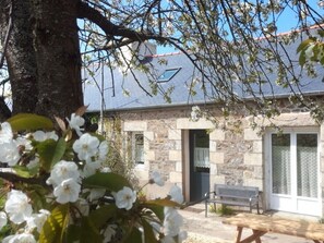 Exterior - Vacation home in the Breton countryside, only 30 minutes from the sea! (Pommerit-le-Vicomte)