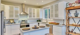 EXECUTIVE WATERFRONT LIVING AT ITS FINEST!!! WELCOME to this immaculate home!