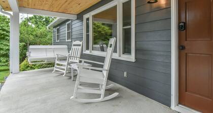 Grey Eagle Cottage with Hot Tub