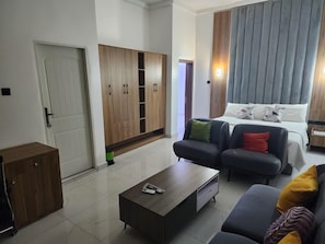 Comfort Apartment, Balcony, City View | Living area
