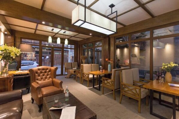 Interior - Shangri-La Moon Hotel (Shangri-La)