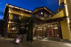 Exterior - TianQingSheHotel (Shangri-La)