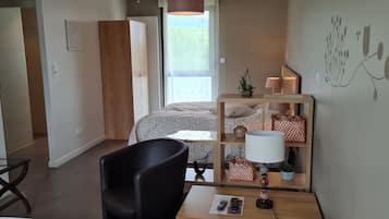 Comfort-studio, näköala puutarhaan | Pimennysverhot, äänieristys, ilmainen Wi-Fi