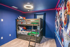 5 Schlafzimmer, Bügeleisen/Bügelbrett, Reisekinderbett, kostenloses WLAN