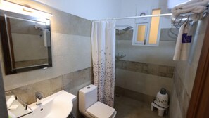 Superior Suite | Bathroom | Shower, toilet paper