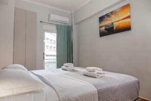 1 chambre, fer et planche à repasser, lit de bébé portatif, Wi-Fi