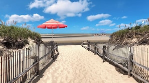 Liegestühle, Strandtücher