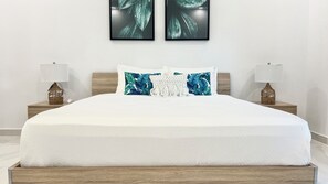 2 bedrooms, iron/ironing board, travel crib, free WiFi - GardenSuite at Aqualara Villa w/ shared Rooftop Infinity Lounge Pool & Patio (Providenciales)