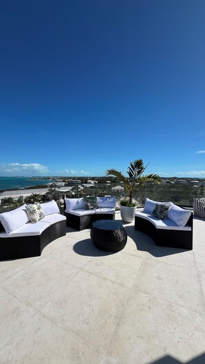 Terrace/patio - GardenSuite at Aqualara Villa w/ shared Rooftop Infinity Lounge Pool & Patio (Providenciales)