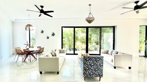 Interior - GardenSuite at Aqualara Villa w/ shared Rooftop Infinity Lounge Pool & Patio (Providenciales)