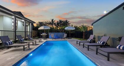 NEW Reno! Sleeps 14 + Heated Pool + 5 min to downtown!