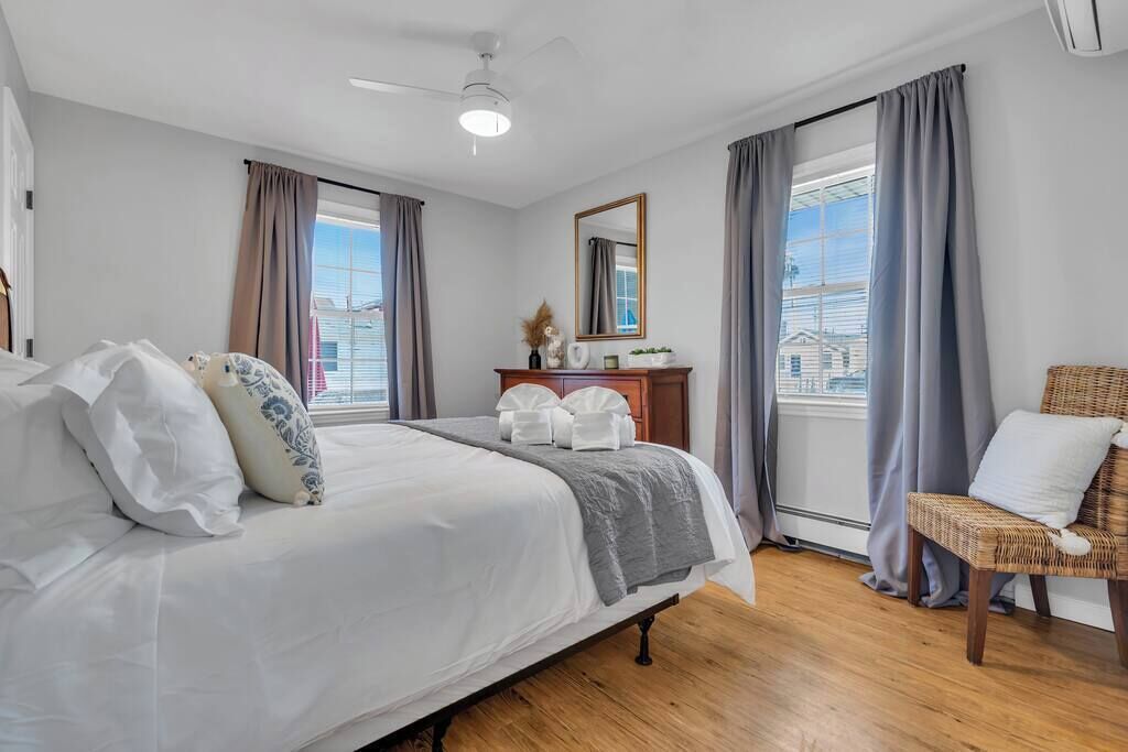 4 slaapkamers, een strijkplank/strijkijzer, gratis wifi, beddengoed