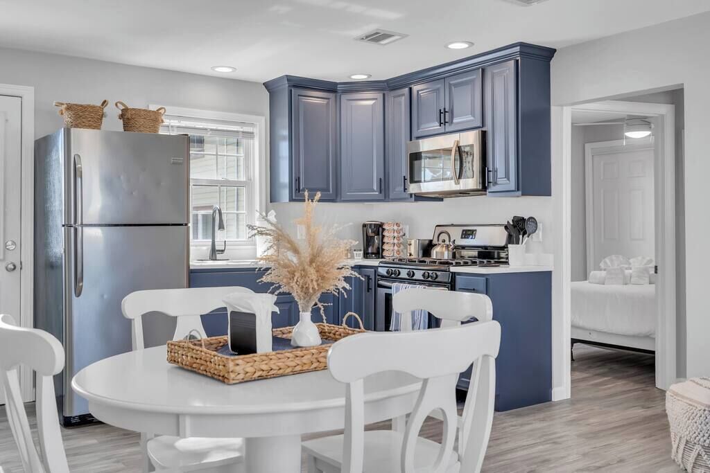 冰箱、微波炉、烤箱、炉灶